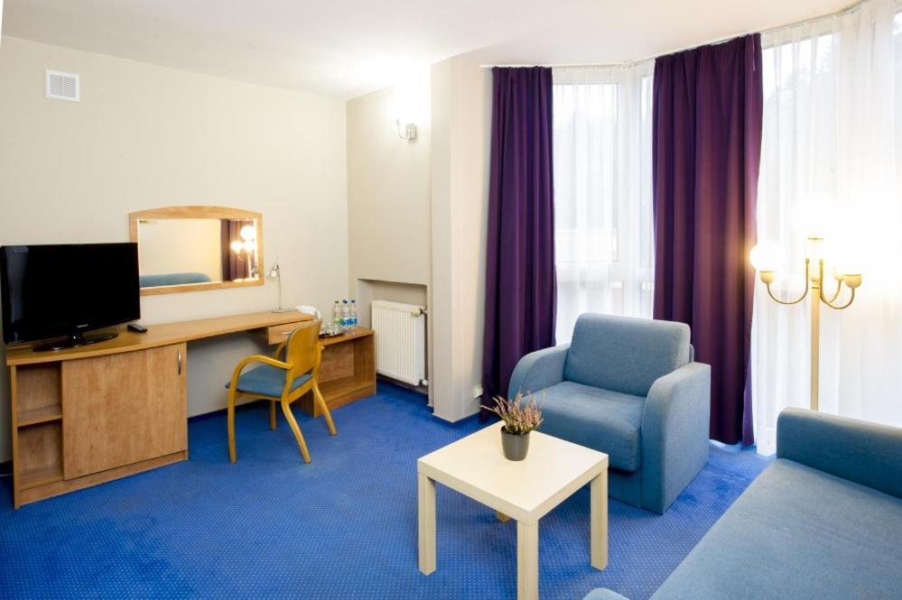 Wawrzkowizna Hotel Rząsawa Eksteriør billede