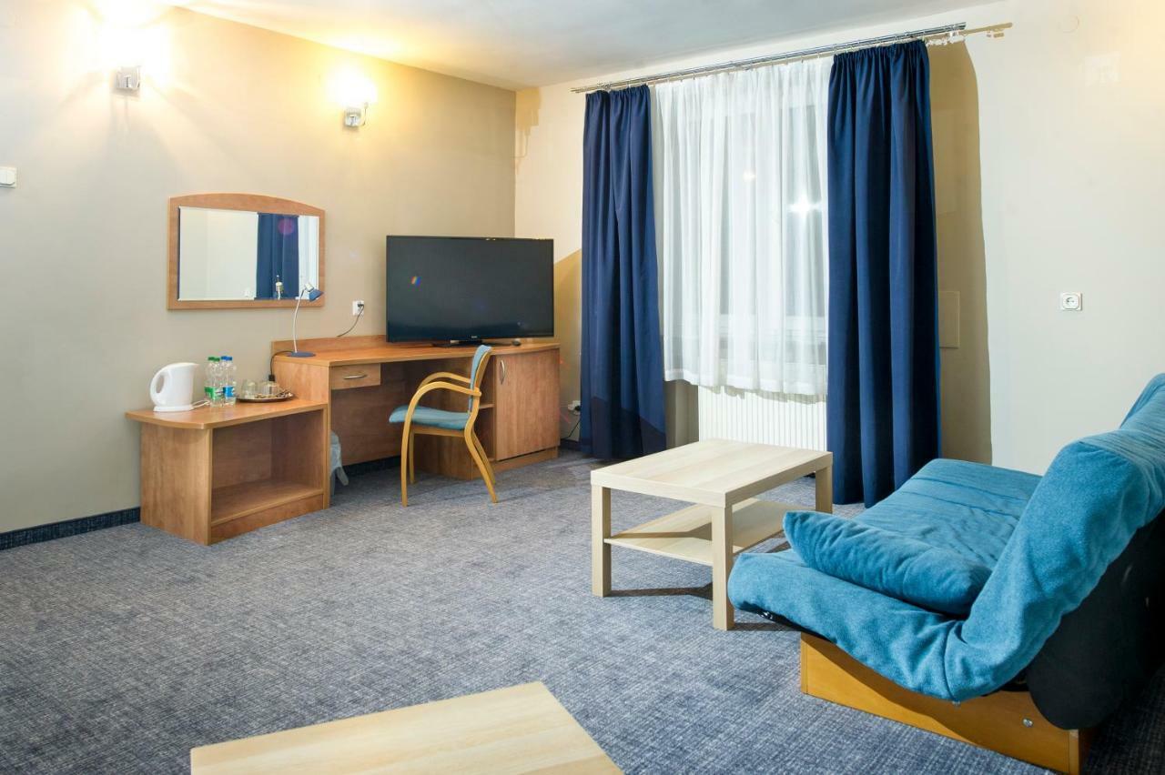 Wawrzkowizna Hotel Rząsawa Eksteriør billede
