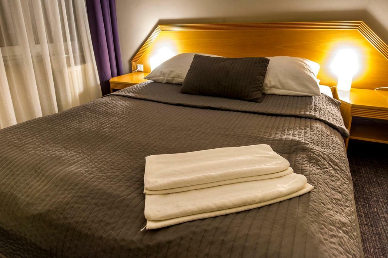 Wawrzkowizna Hotel Rząsawa Eksteriør billede
